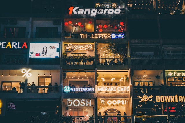 How a Branding Marketplace Fits Into Modern Brand Strategy