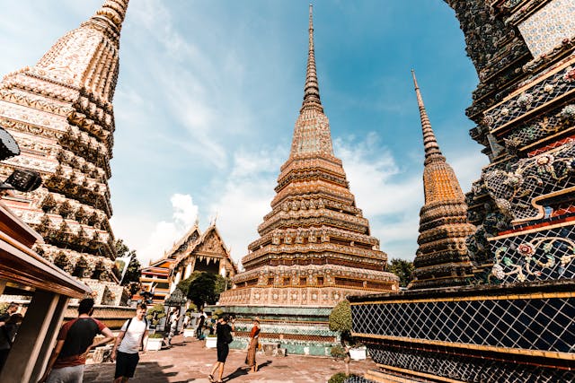 Booking Early or Last-Minute? Best Time to Book Thailand Tour Packages for 2026